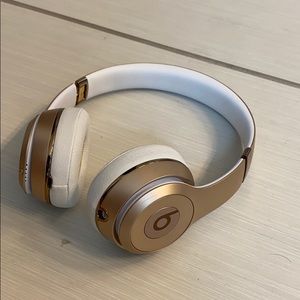 Beats by Dre cordless headphones